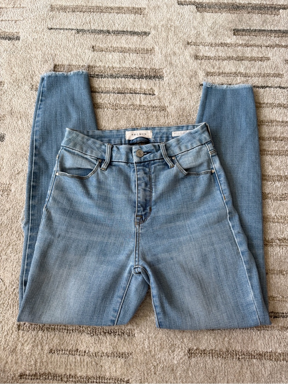 PacSun Women's Skinny Jeans - Light Blue Wash - Push Up Ankle Jegging Size 25
